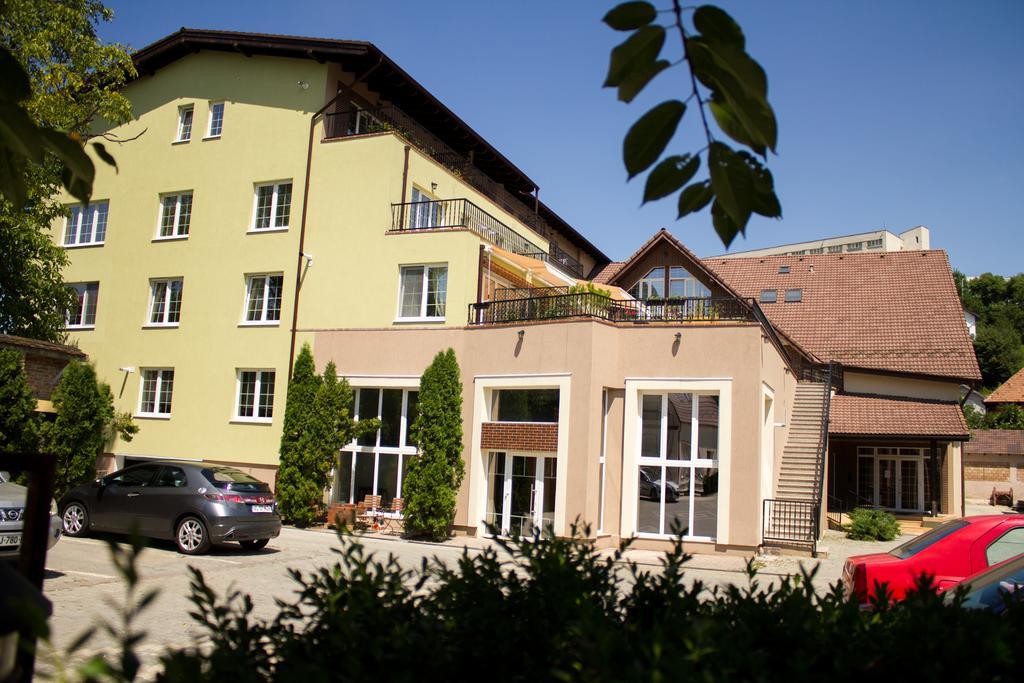 Avram Iancu Private Apartment With Ac Braşov Habitación foto